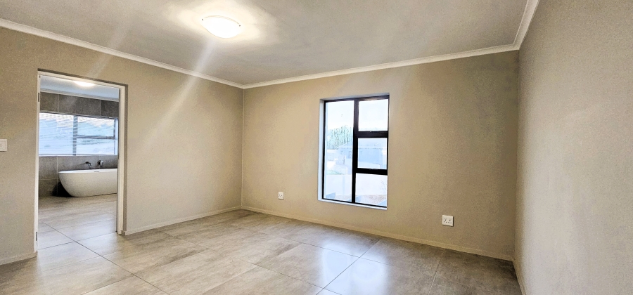 5 Bedroom Property for Sale in Myburgh Park Western Cape